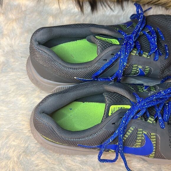 Nike shoes, 10.5 (6019) - Picture 3 of 7